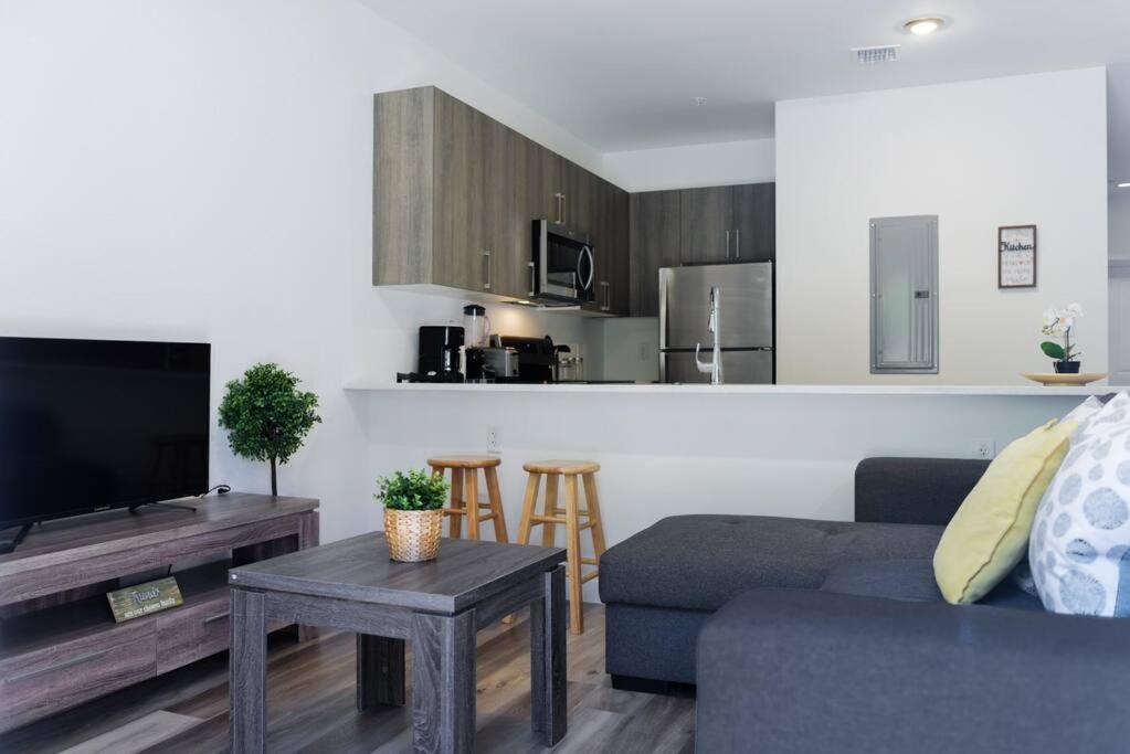 Awesome Townhouse 15 Minutes From The Beach Miami Exterior foto