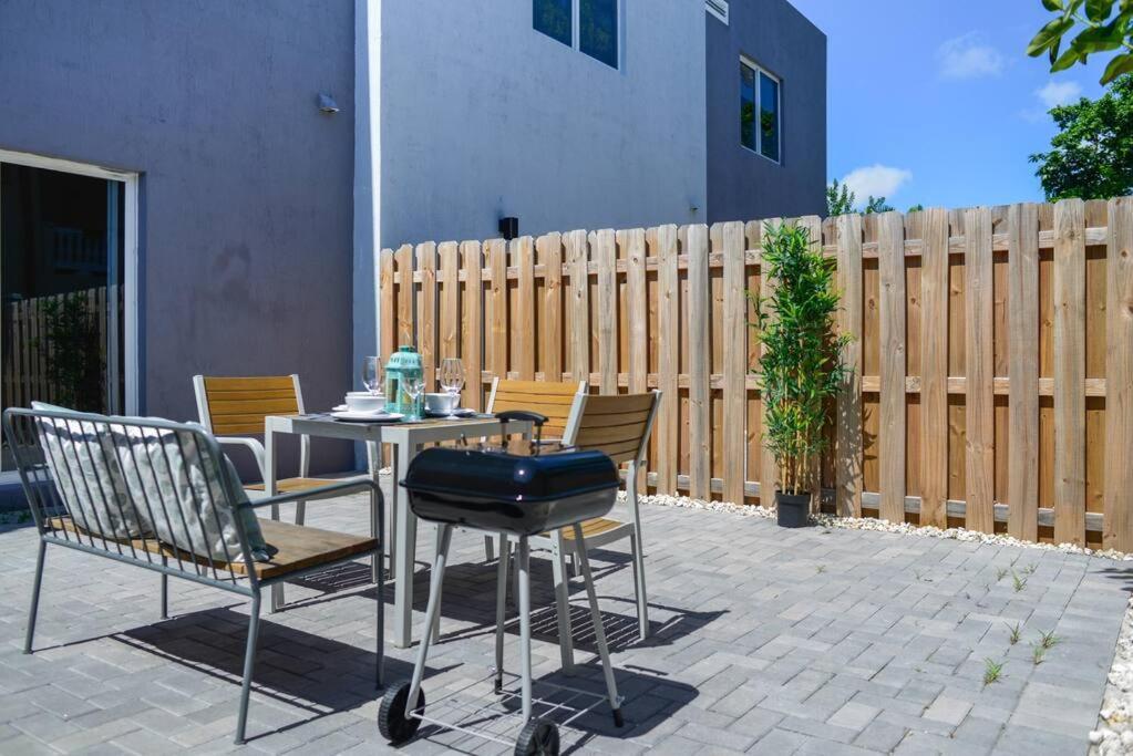 Awesome Townhouse 15 Minutes From The Beach Miami Exterior foto