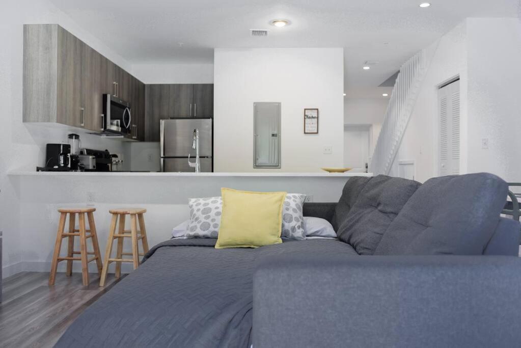 Awesome Townhouse 15 Minutes From The Beach Miami Exterior foto